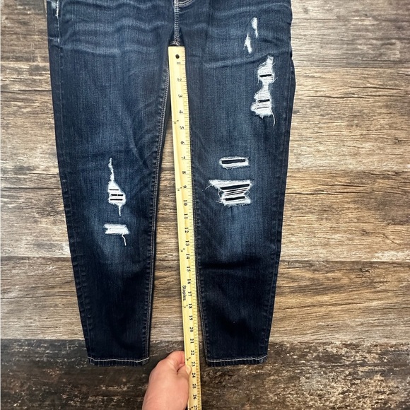 White House Black Market Blue Cropped Leg Jeans with Distressed Details Size 4P - Picture 6 of 9